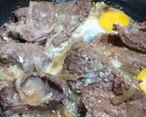 Foto del paso 2 de la receta: Revuelto de hígado con cebolla y huevo