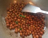 A picture of step 2 of Chatpata Chana.
