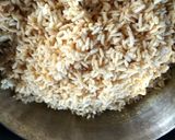 A picture of step 1 of Puffed rice upma.