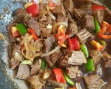 Foto langkah ke 4 dari resep Daging sapi masak paprika.
