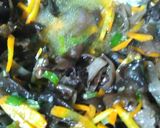 Foto langkah ke 8 dari resep Mie goreng jamur kuping.