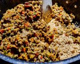 Foto del paso 2 de la receta: Quinua con Carne Molida 🥕🌶️🫑🧅 Alcaparrada...!