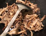 青茄炒秀珍菇水管義大利麵（五辛素）的食譜步驟2照片