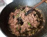 Foto del passaggio 1 della ricetta Spaghetti con porro, tonno e pane grattugiato