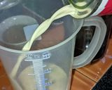 Foto langkah ke 2 dari resep Es Teh Susu Aren Velvet.