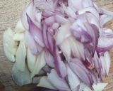 Foto langkah ke 2 dari resep Tumis Ikan Asin Jambal Cabe Ijo.