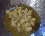 Foto langkah ke 6 dari resep Bakso Tapioka Goreng Mekar.