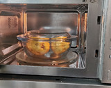 Foto del paso 1 de la receta: Patatas rellenas de Boloñesa al Parmesano