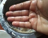 A picture of step 2 of मेदू वडा.