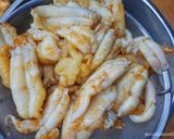 รูปขั้นตอนการทำที่ 1 ของ ไข่หมึกผัดพริกขี้หนู