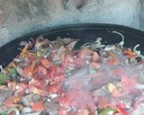 Foto del paso 2 de la receta: Bondiola al disco con vegetales, crema doble y champignones
