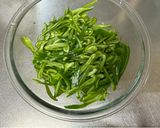 A picture of step 1 of Japanese Tuna and Green Sweet Peppers.