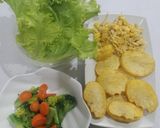 Foto langkah ke 3 dari resep Mommy bento shopkins bakut sayur asin.