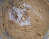 A picture of step 4 of Banana cake.