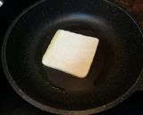 Foto del paso 2 de la receta: Pan frito templado con escalivada y queso griego con aceite Vida
