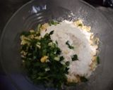 Foto langkah ke 2 dari resep Bakwan Jagung Seledri.