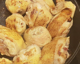 Foto del paso 2 de la receta: Pollo guisado con reducción de mandarinas