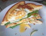 A picture of step 4 of Egg in a hole sandwich.