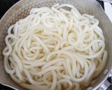 Foto langkah ke 1 dari resep Yakiudon (udon goreng).