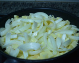 Foto del paso 1 de la receta: Filete de ternera empanado con patata y calabacín