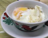Foto langkah ke 5 dari resep Telur 1/2 matang ala kopitiam Medan khas Sumatera.