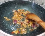 Gambar langkah 1 resipi Mee goreng udang.
