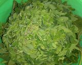 Foto langkah ke 1 dari resep Sayur Bening Daun Kelor.