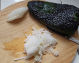 Foto del paso 2 de la receta: Pollo en crema de chile poblano