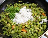 A picture of step 6 of Beans Thoran.