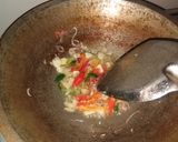 Foto langkah ke 3 dari resep Tumis Kuah Sawi Putih.