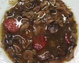 Gombaleves, de aszalt szilvával recept fázis 5 fotója
