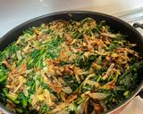 A picture of step 6 of Wild dandelion leaves in olive oil.