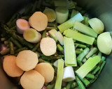 Foto del paso 4 de la receta: Salmón fresco en cama de crema de espárragos verdes