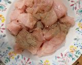 Foto del paso 1 de la receta: Pollo con tomate