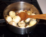 Foto del paso 5 de la receta: Champiñones pequeños al ajo y romero