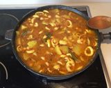 Foto del paso 5 de la receta Calamares con garbanzos a la marinera