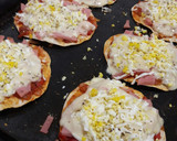 Foto del paso 3 de la receta: Rapiditas tipo pizzetas fácil