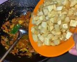 Foto langkah ke 4 dari resep Sambal Goreng Ati Ampela & Kentang.