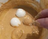 A picture of step 1 of Egg pakora.