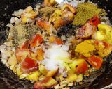 A picture of step 3 of Capsicum aloo.
