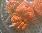 Gambar langkah 2 resipi Snow Crab Platters.