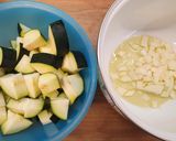 Tejszínes cukkinikrémleves recept fázis 1 fotója