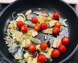 Foto del passaggio 4 della ricetta Pasta d'estate con pomodorini e sardine