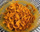 A picture of step 5 of Onion Pakoda.