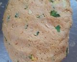 A picture of step 3 of Radish paratha.