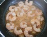 Foto del paso 3 de la receta Espaguetis con gambas en un plis plas