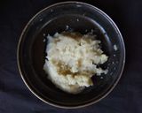 A picture of step 3 of Healthy twist Tapioca vada with mint chutney bombs.