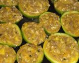 Foto del paso 5 de la receta: Zapallitos rellenos con verduras y carne 🍴