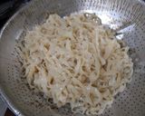 รูปขั้นตอนการทำที่ 2 ของ บะหมี่น้ำขิงร้อน