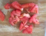Foto langkah ke 3 dari resep Cheesy White Tomato Pizza.